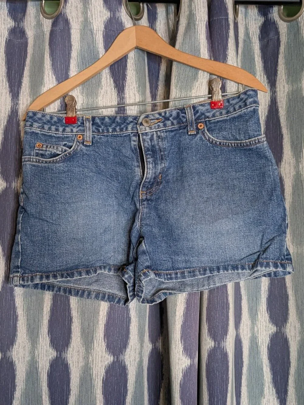 Old Navy Blue Jean Shorts Size 8 Mid Rise Denim Cuffed Summer Casual